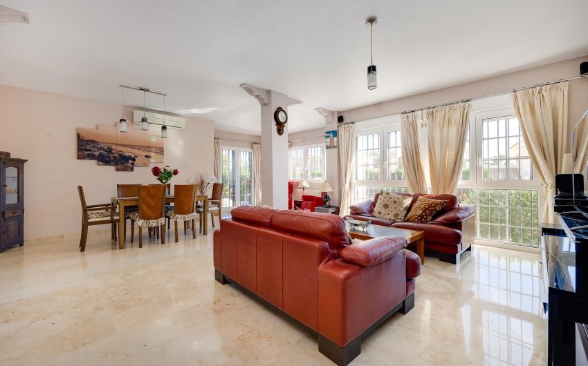 Reventa - Villa -
Orihuela Costa - Costa Blanca