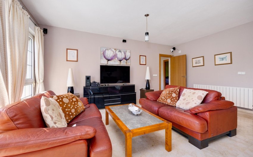 Reventa - Villa -
Orihuela Costa - Costa Blanca