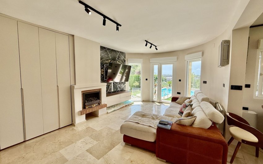 Reventa - Villa -
Orihuela Costa - Costa Blanca