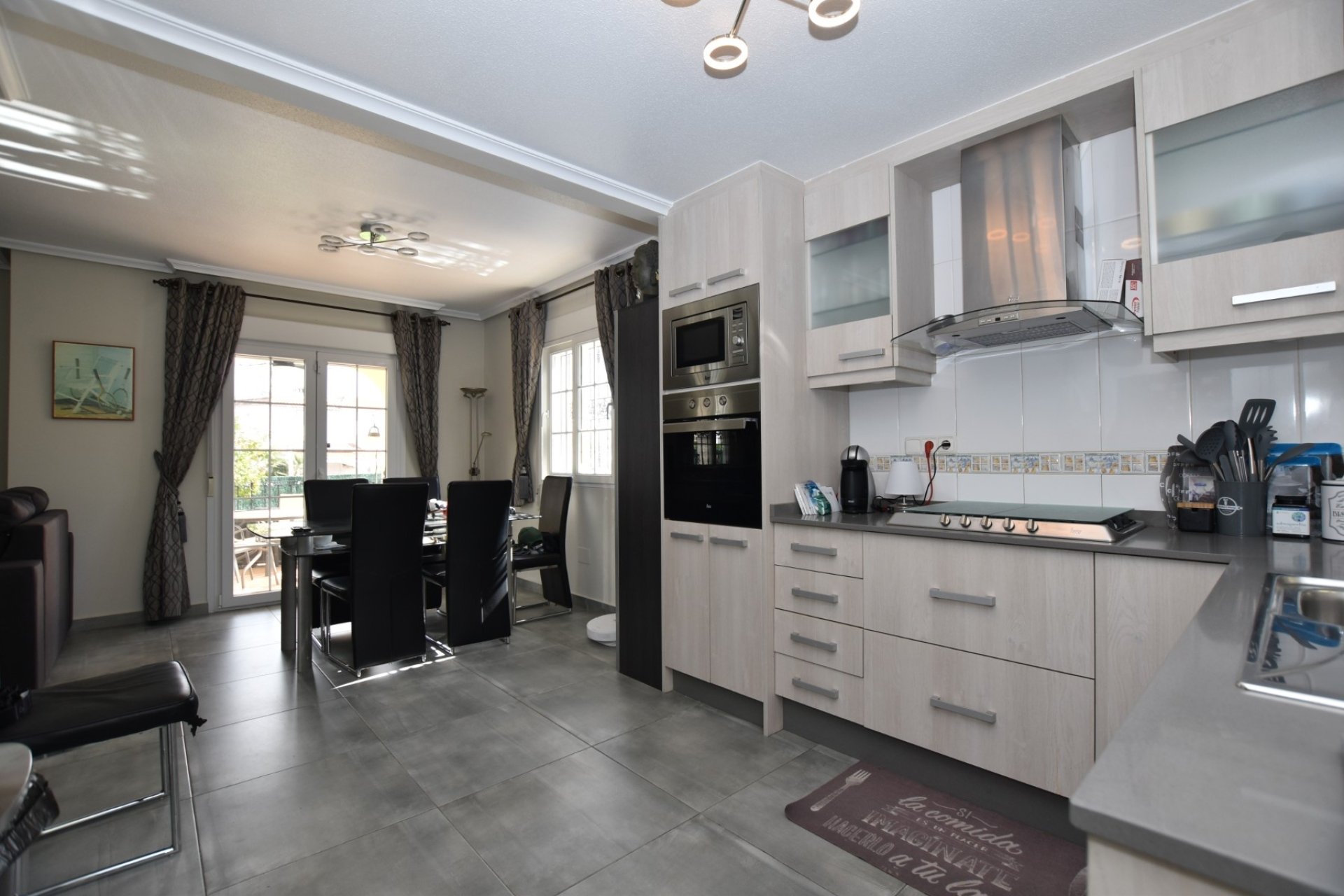 Reventa - Villa -
Orihuela Costa - Costa Blanca