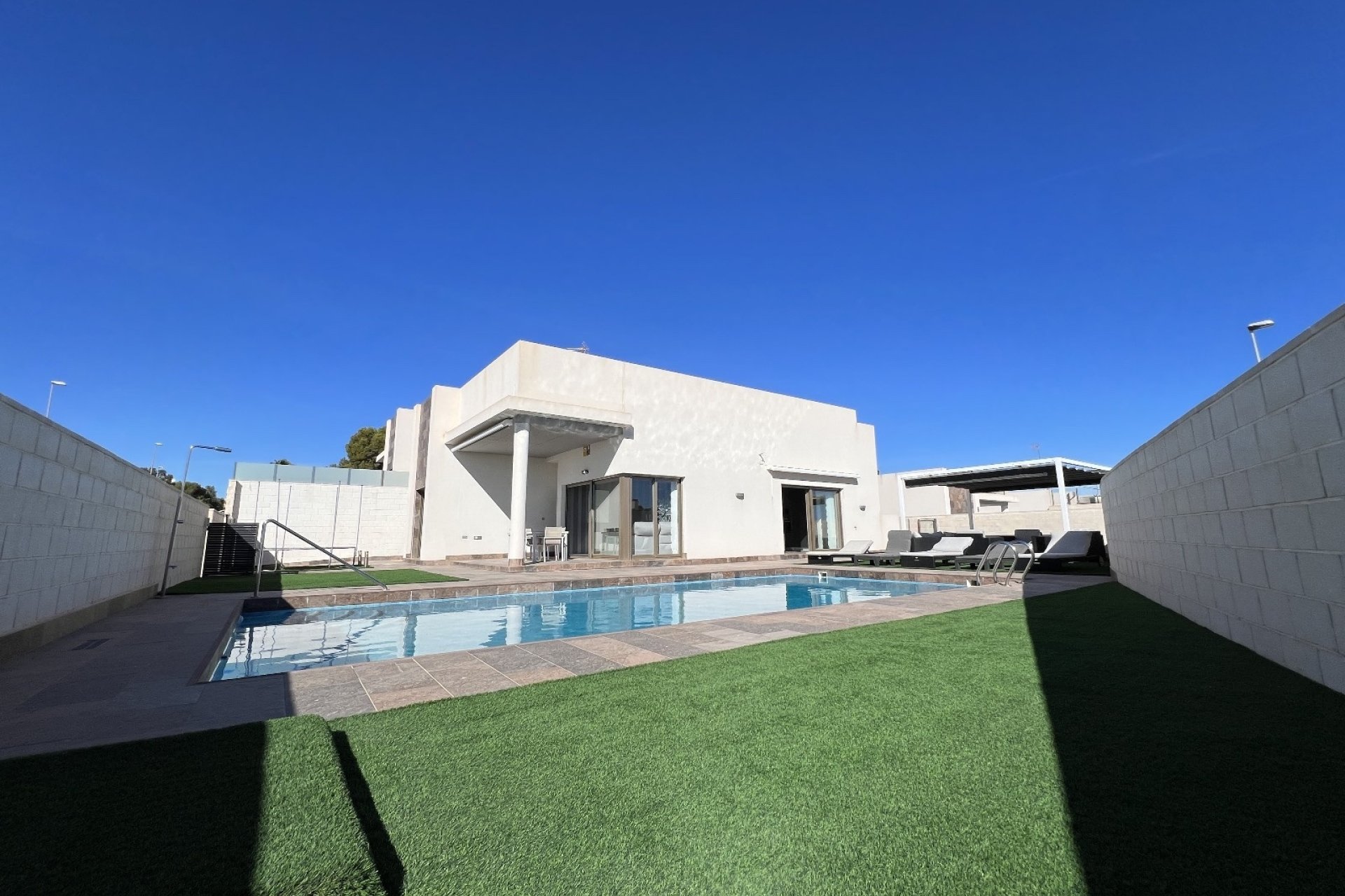 Reventa - Villa -
Orihuela Costa - Costa Blanca