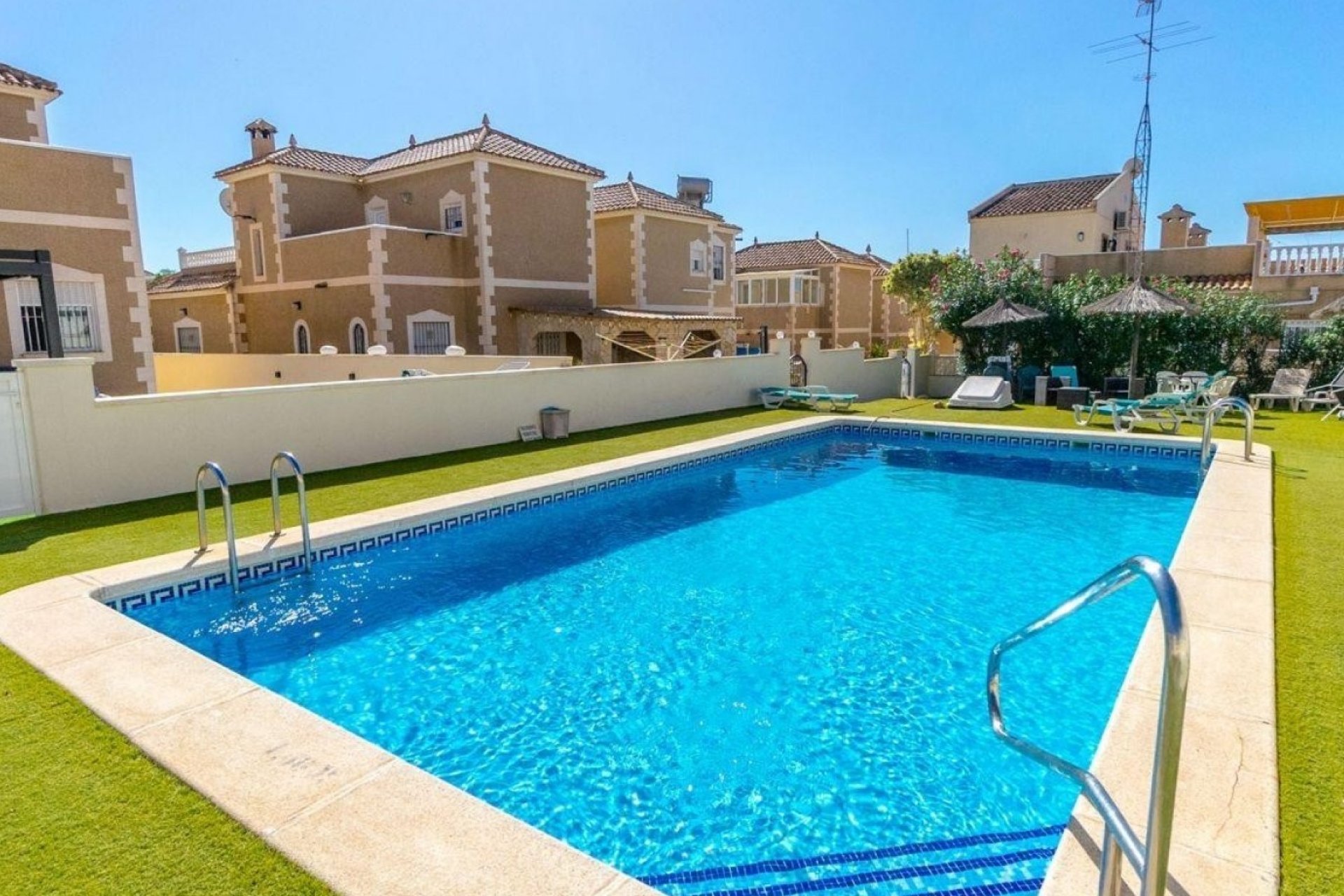 Reventa - Villa -
Orihuela Costa - Costa Blanca