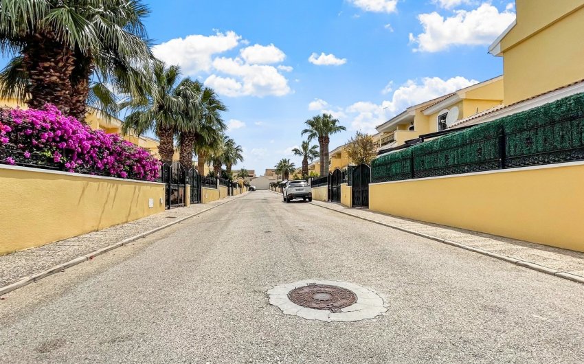 Reventa - Villa -
Orihuela Costa - Costa Blanca