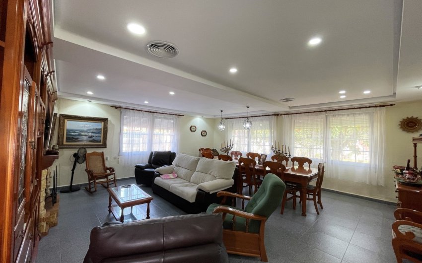 Reventa - Villa -
Orihuela Costa - Costa Blanca