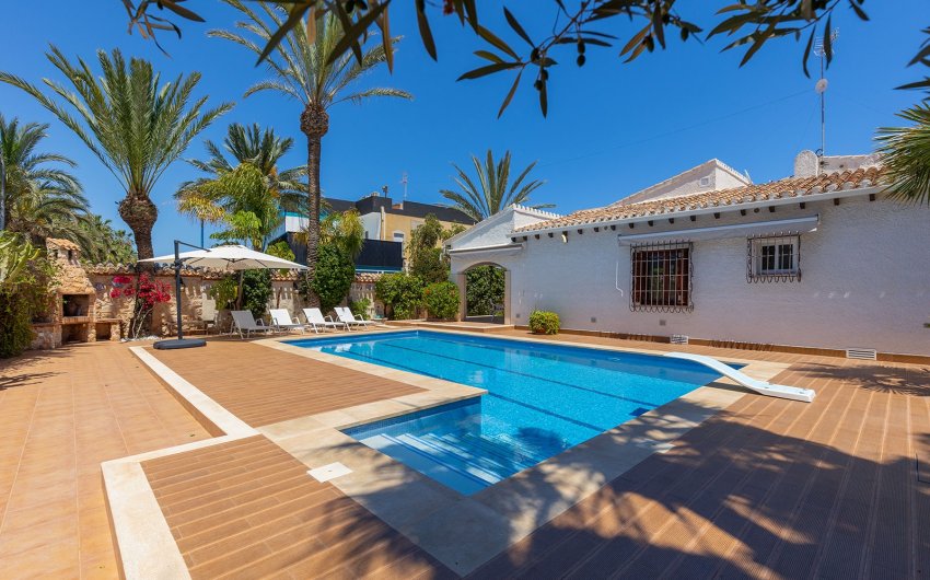 Reventa - Villa -
Orihuela Costa - Costa Blanca