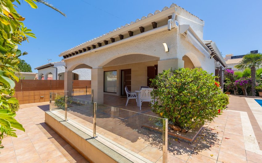 Reventa - Villa -
Orihuela Costa - Costa Blanca