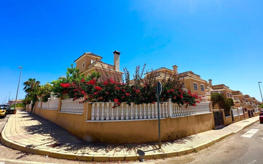 Reventa - Villa -
Orihuela Costa - La Regia