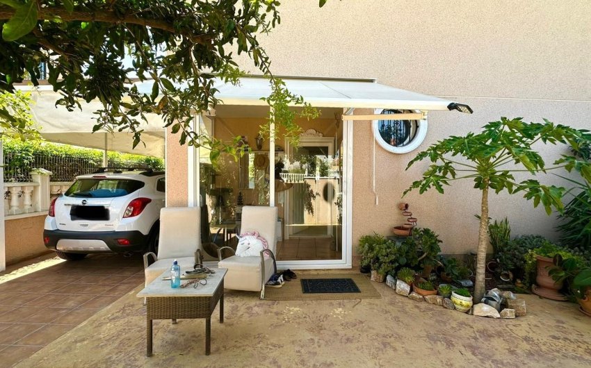 Reventa - Villa -
Orihuela Costa - La Regia