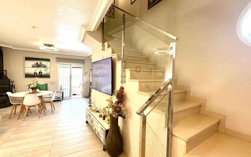 Reventa - Villa -
Orihuela Costa - La Regia