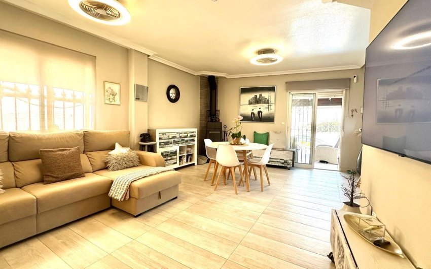 Reventa - Villa -
Orihuela Costa - La Regia