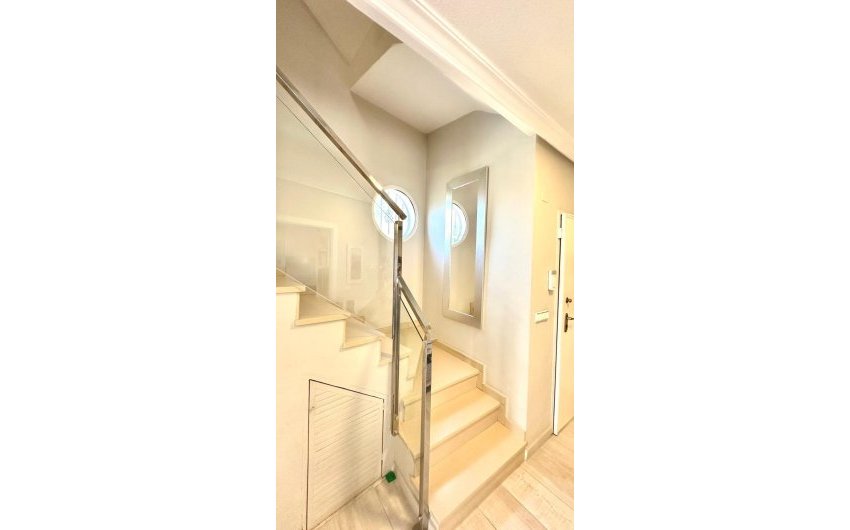 Reventa - Villa -
Orihuela Costa - La Regia