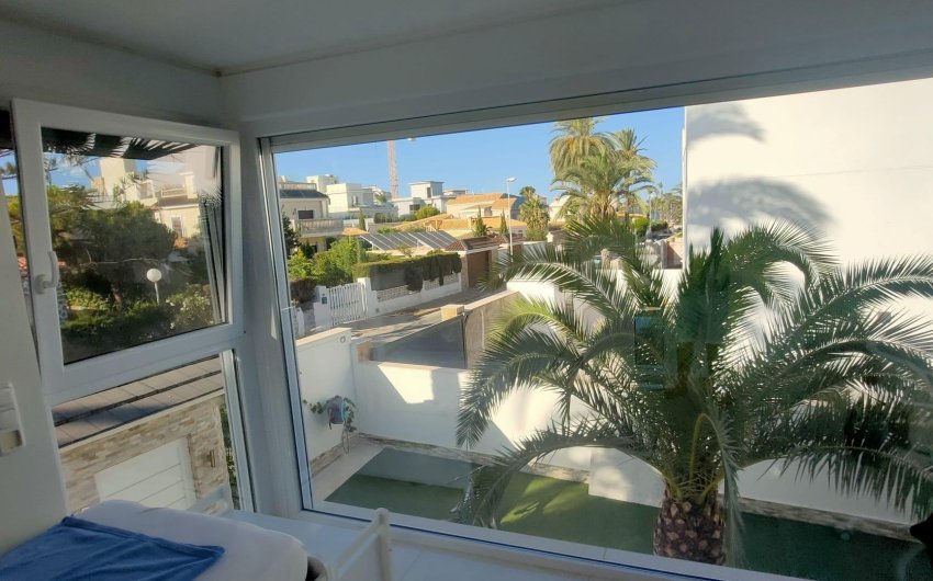 Reventa - Villa -
Orihuela Costa - La Zenia