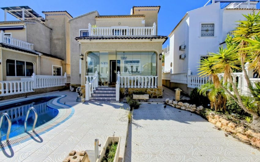 Reventa - Villa -
Orihuela Costa - Las Filipinas