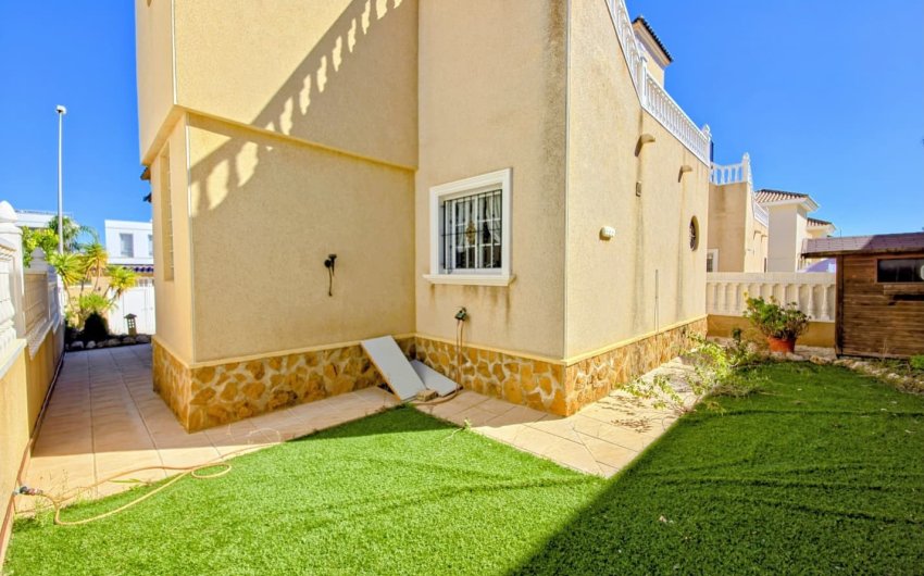Reventa - Villa -
Orihuela Costa - Las Filipinas