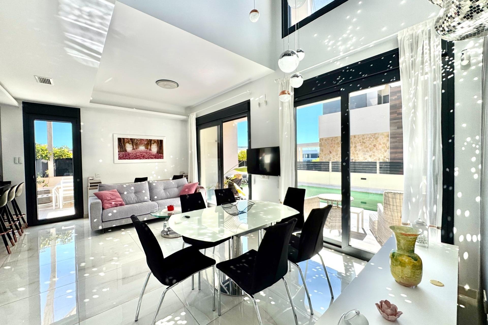 Reventa - Villa -
Orihuela Costa - Lomas de Cabo Roig