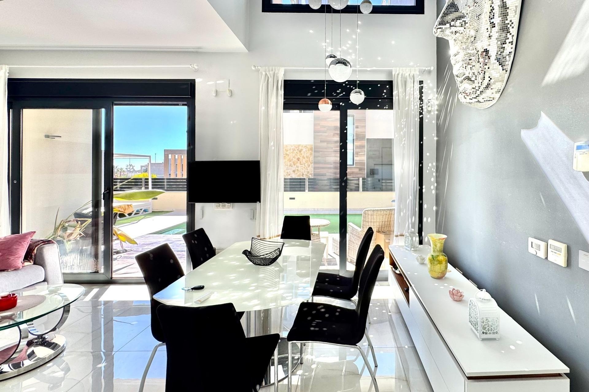 Reventa - Villa -
Orihuela Costa - Lomas de Cabo Roig