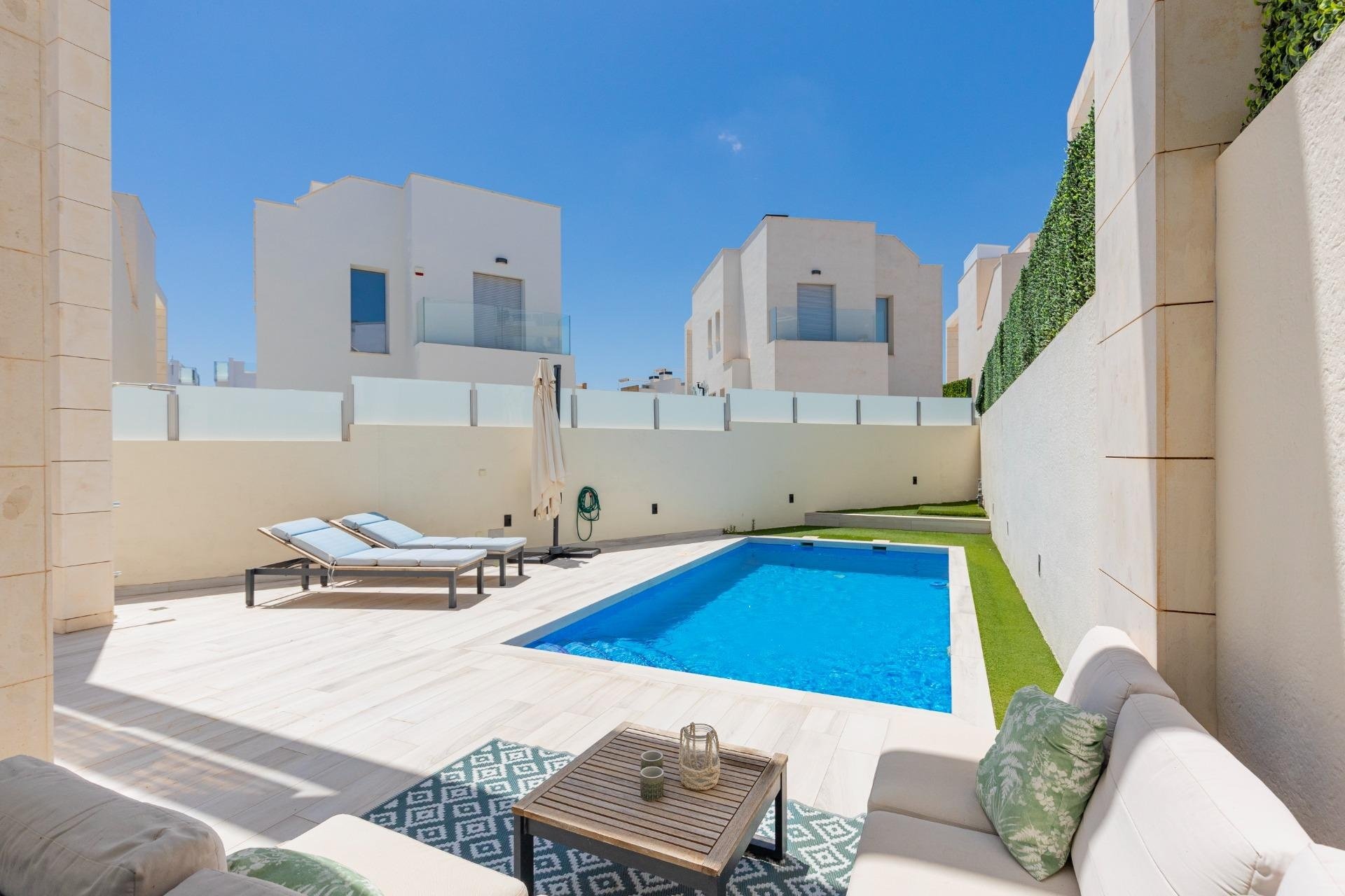 Reventa - Villa -
Orihuela Costa - Lomas de Cabo Roig