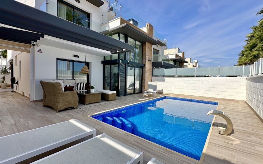 Reventa - Villa -
Orihuela Costa - Lomas De Cabo Roig