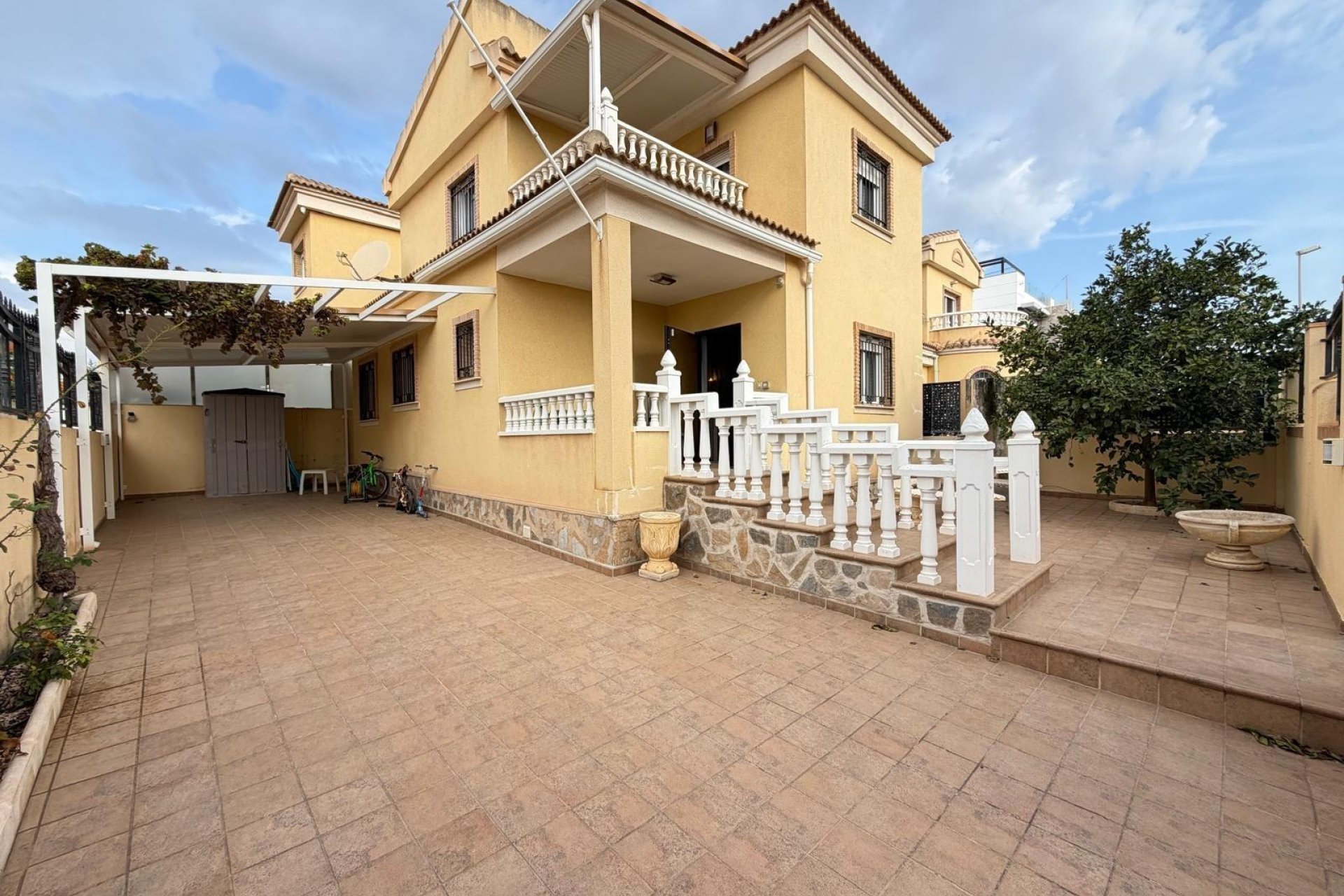 Reventa - Villa -
Orihuela Costa - Lomas De Don Juan