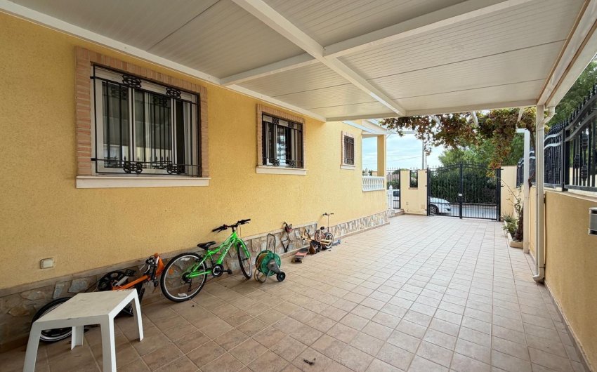 Reventa - Villa -
Orihuela Costa - Lomas De Don Juan