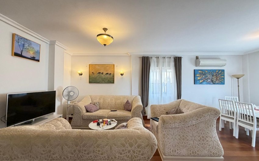 Reventa - Villa -
Orihuela Costa - Lomas De Don Juan