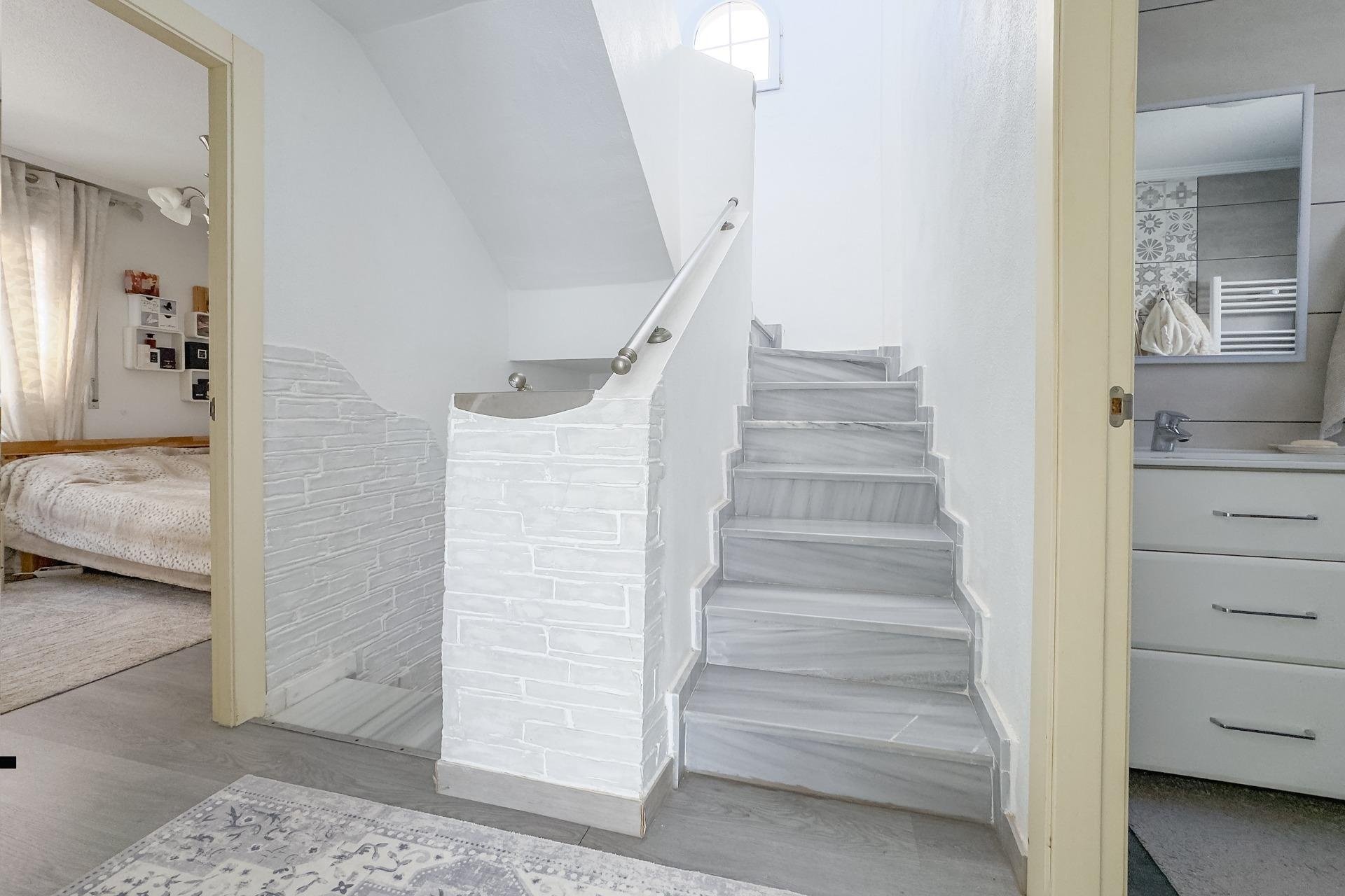 Reventa - Villa -
Orihuela Costa - Los Almendros-la Florida