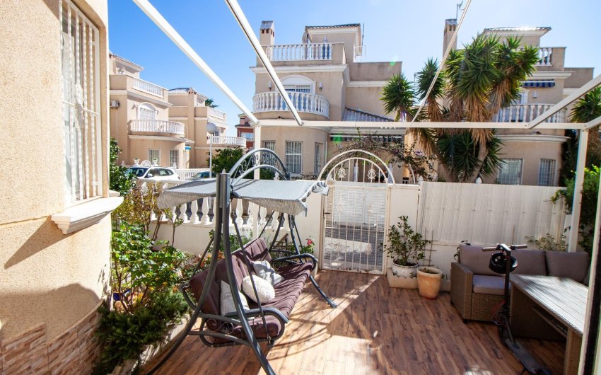 Reventa - Villa -
Orihuela Costa - Los Almendros-la Florida