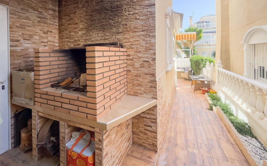 Reventa - Villa -
Orihuela Costa - Los Almendros-la Florida