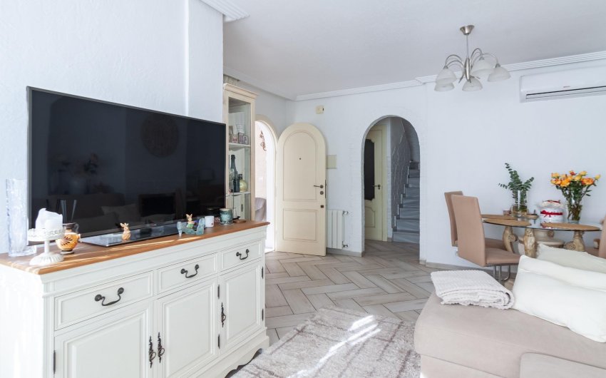 Reventa - Villa -
Orihuela Costa - Los Almendros-la Florida