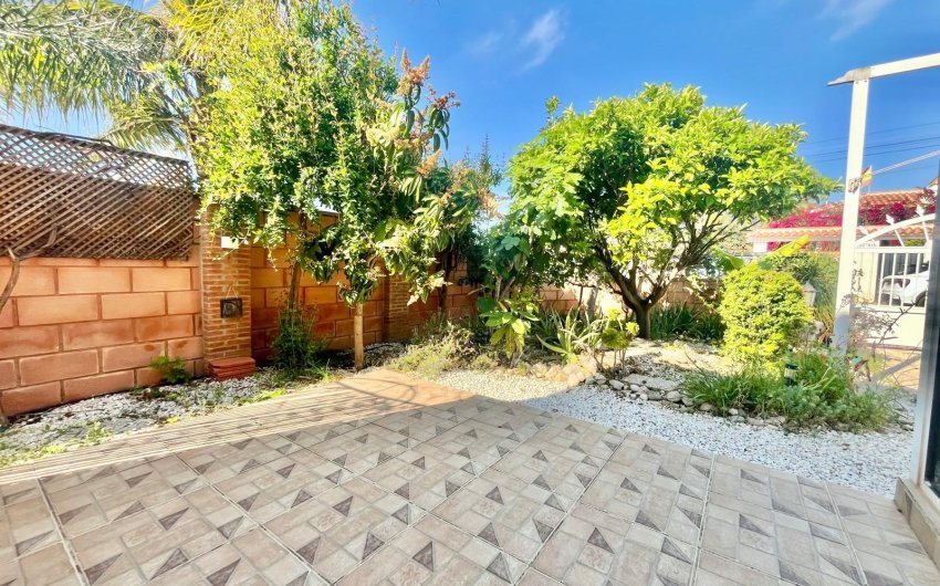 Reventa - Villa -
Orihuela Costa - Los Almendros-la Florida