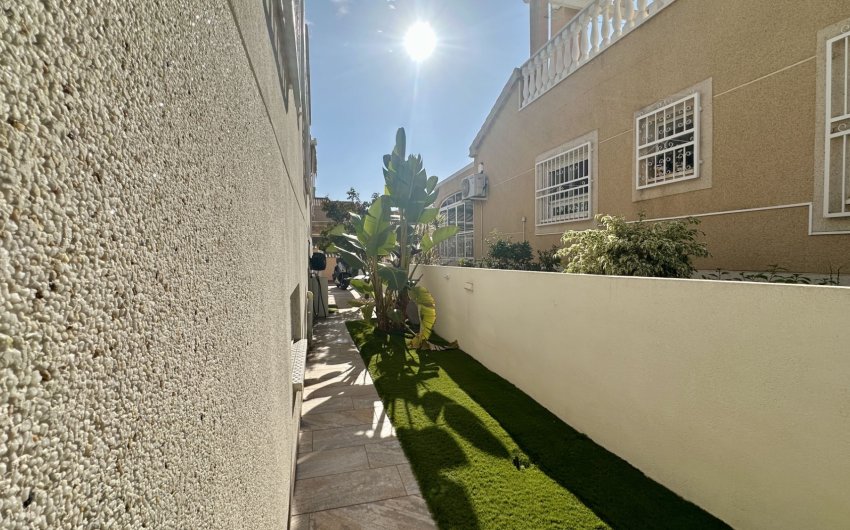 Reventa - Villa -
Orihuela Costa - Los Altos