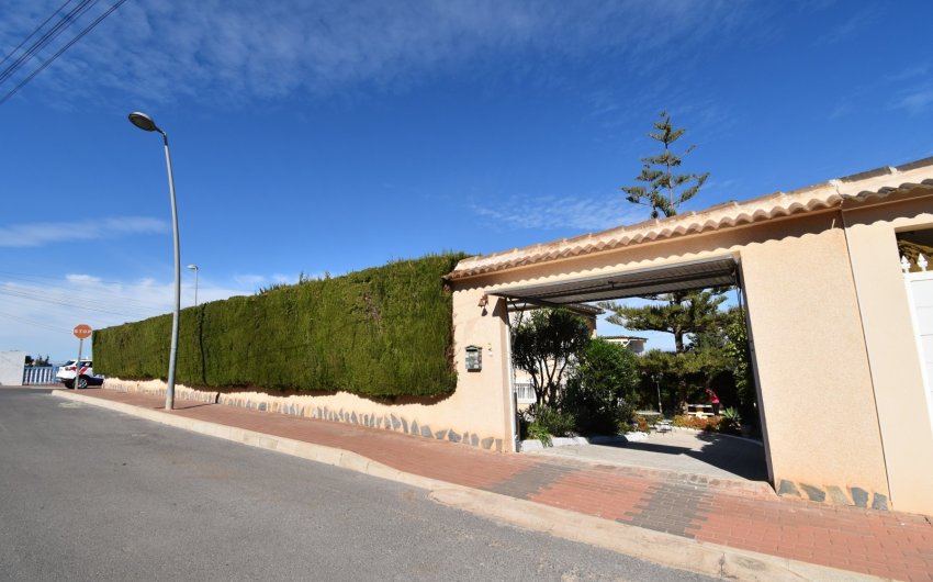 Reventa - Villa -
Orihuela Costa - Los Balcones
