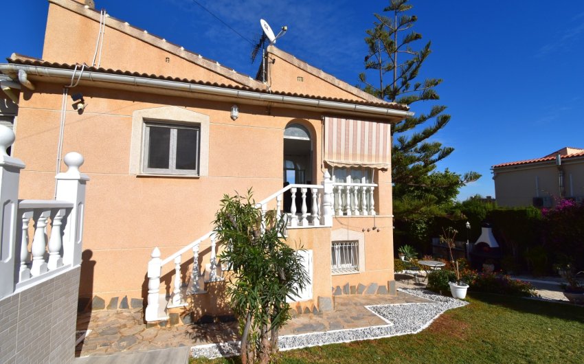 Reventa - Villa -
Orihuela Costa - Los Balcones