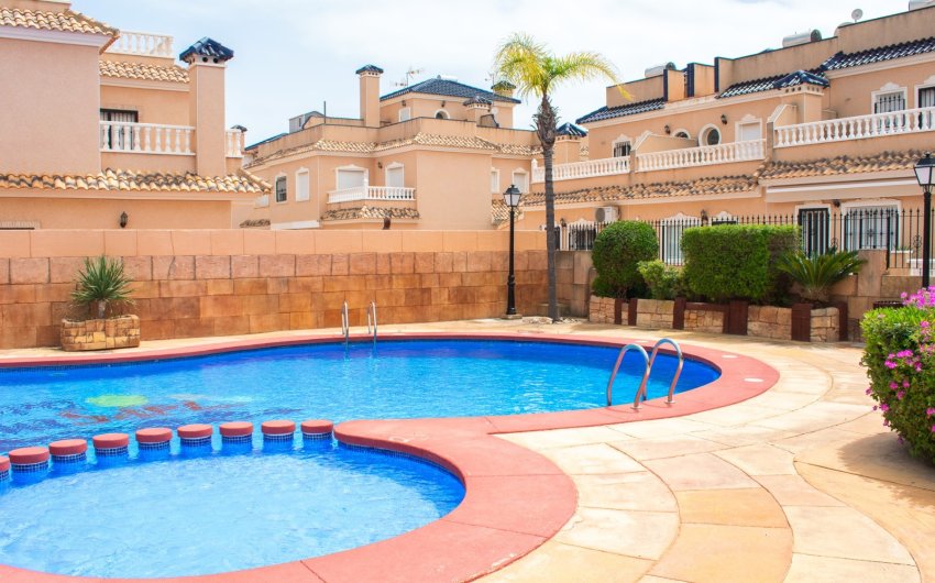 Reventa - Villa -
Orihuela Costa - Los Dolses