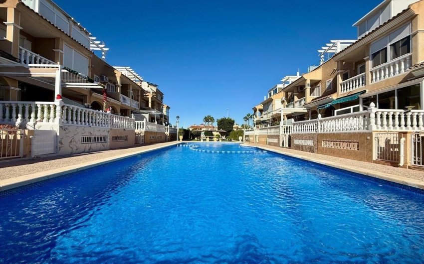 Reventa - Villa -
Orihuela Costa - Playa Flamenca