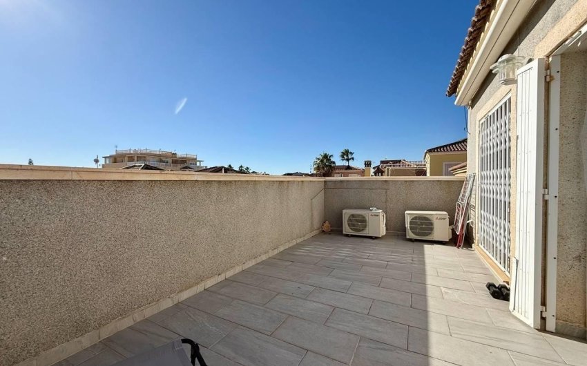 Reventa - Villa -
Orihuela Costa - Playa Flamenca