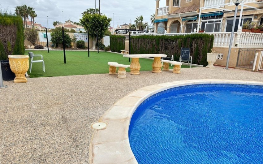 Reventa - Villa -
Orihuela Costa - Playa Flamenca