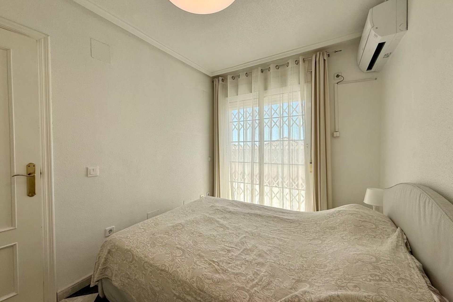 Reventa - Villa -
Orihuela Costa - Playa Flamenca