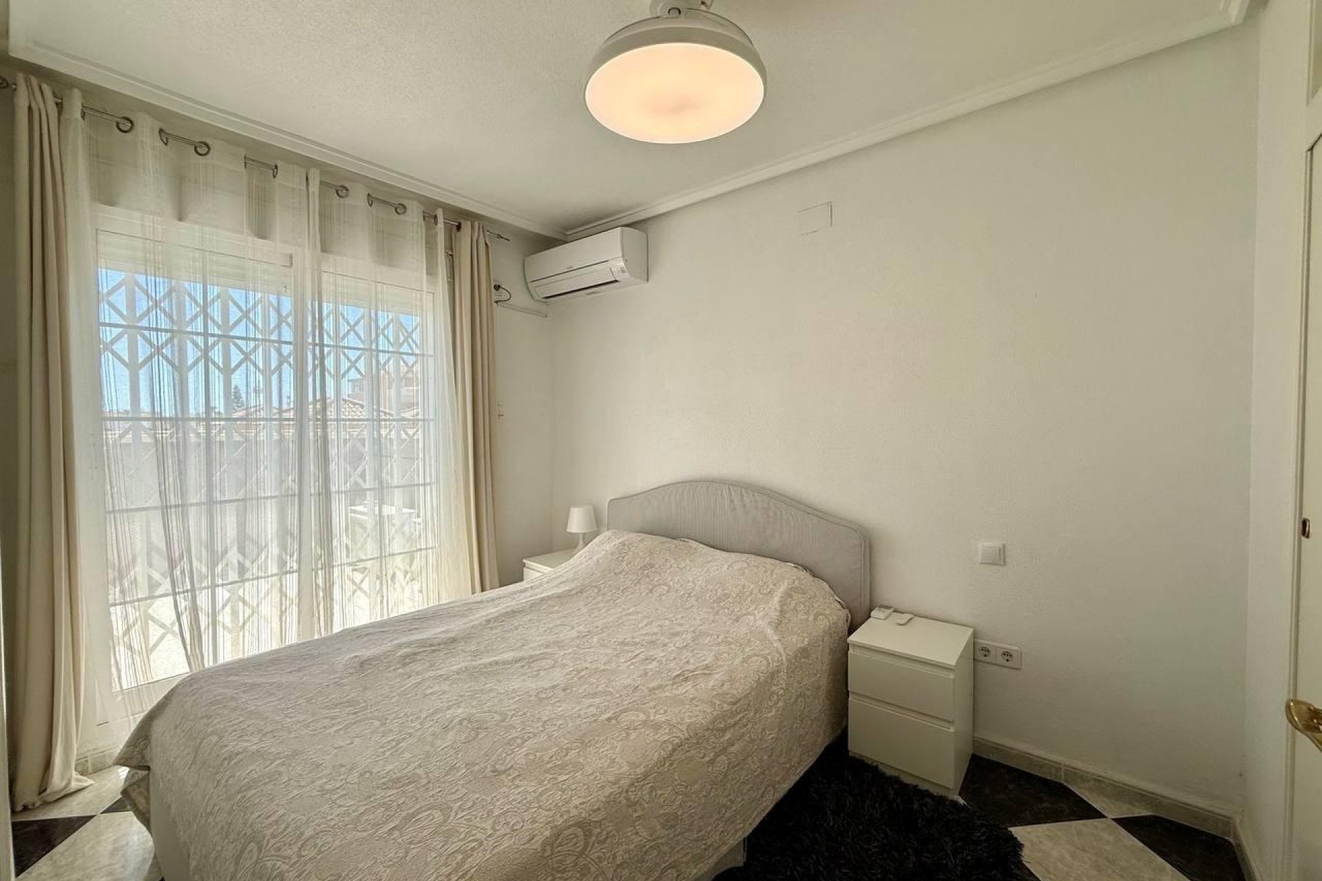 Reventa - Villa -
Orihuela Costa - Playa Flamenca