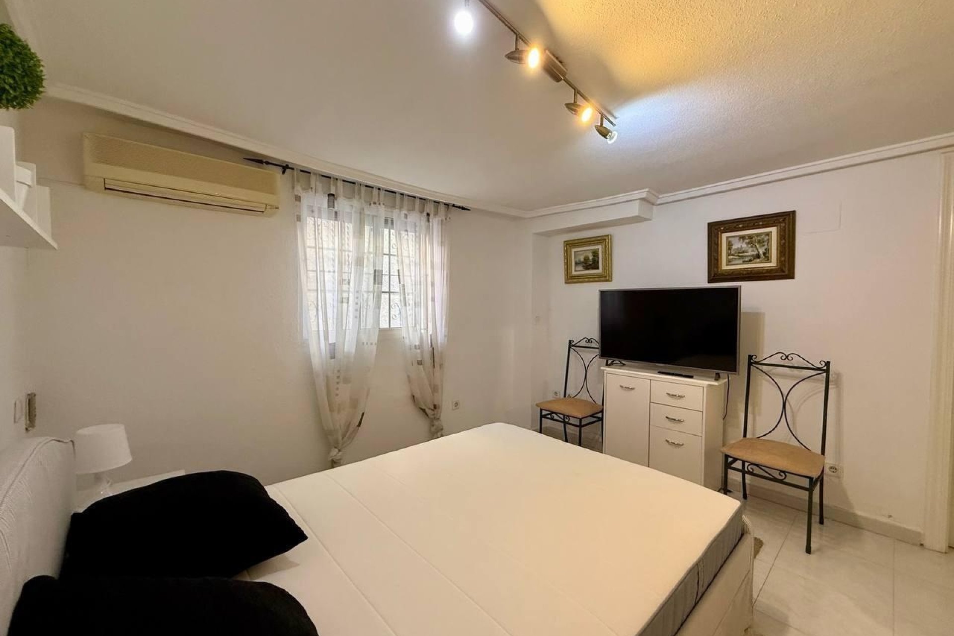 Reventa - Villa -
Orihuela Costa - Playa Flamenca