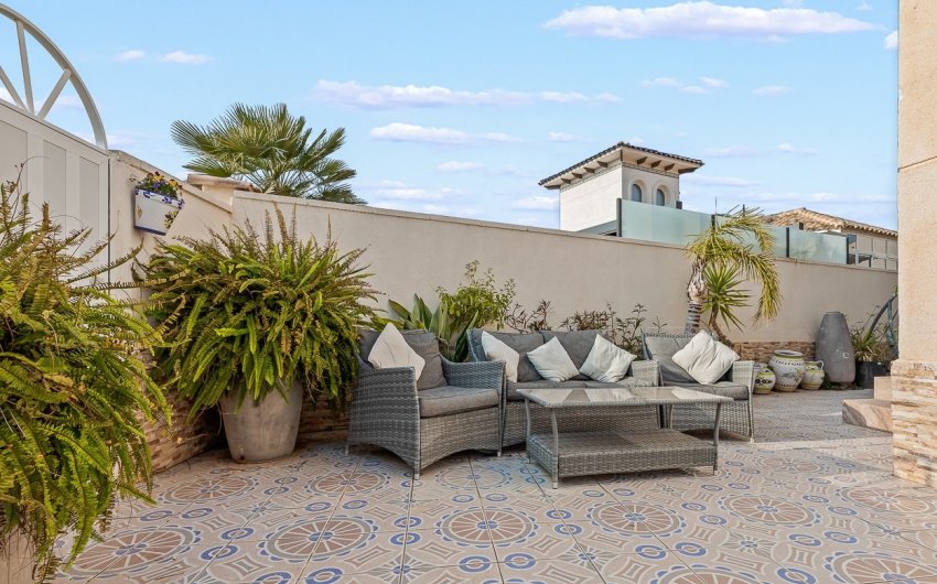 Reventa - Villa -
Orihuela Costa - Playa Flamenca
