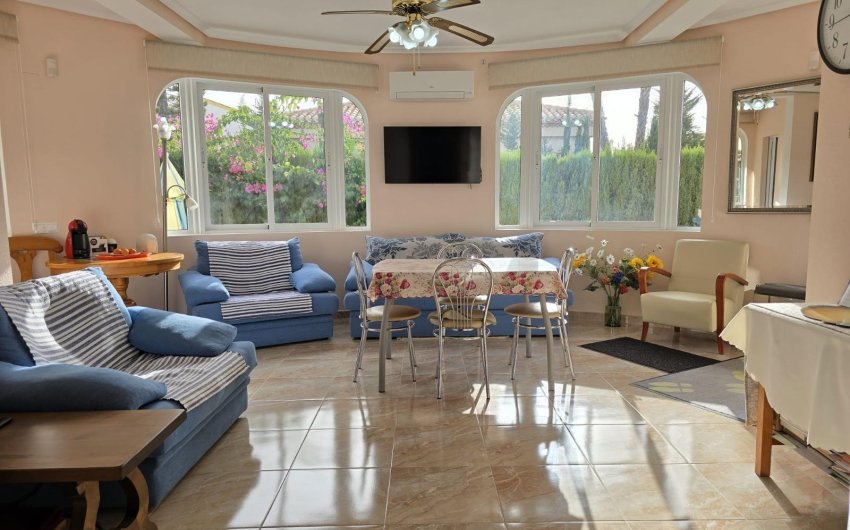 Reventa - Villa -
Orihuela Costa - Playa Flamenca