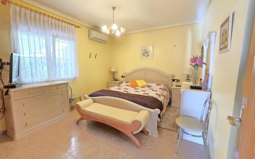 Reventa - Villa -
Orihuela Costa - Playa Flamenca