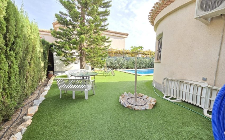 Reventa - Villa -
Orihuela Costa - Playa Flamenca