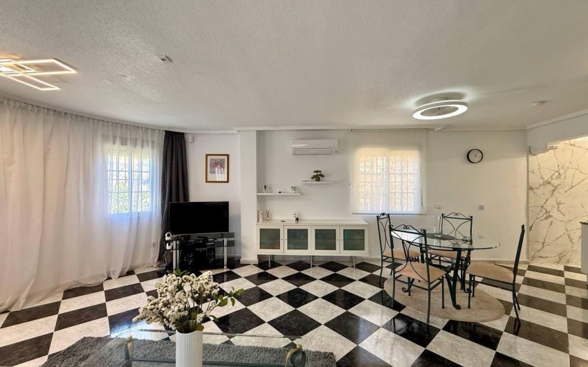 Reventa - Villa -
Orihuela Costa - Playa Flamenca
