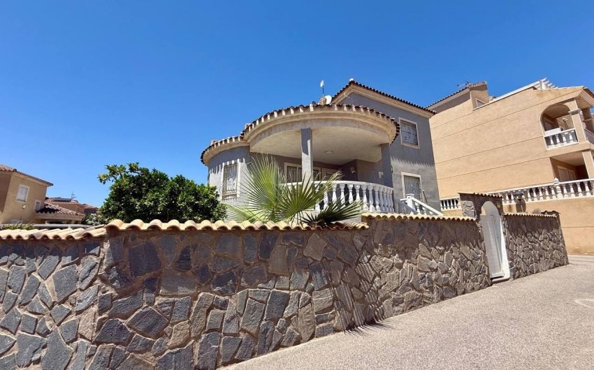 Reventa - Villa -
Orihuela Costa - Playa Flamenca