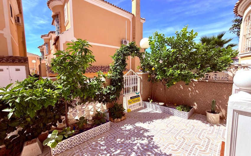 Reventa - Villa -
Orihuela Costa - Villamartín