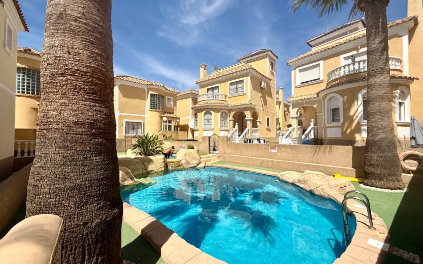 Reventa - Villa -
Orihuela Costa - Villamartín