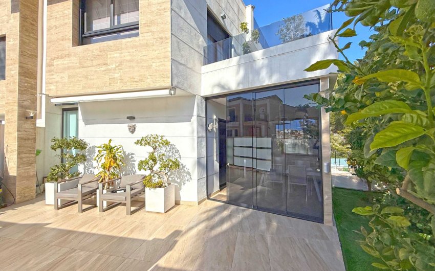 Reventa - Villa -
Orihuela Costa - Villamartín