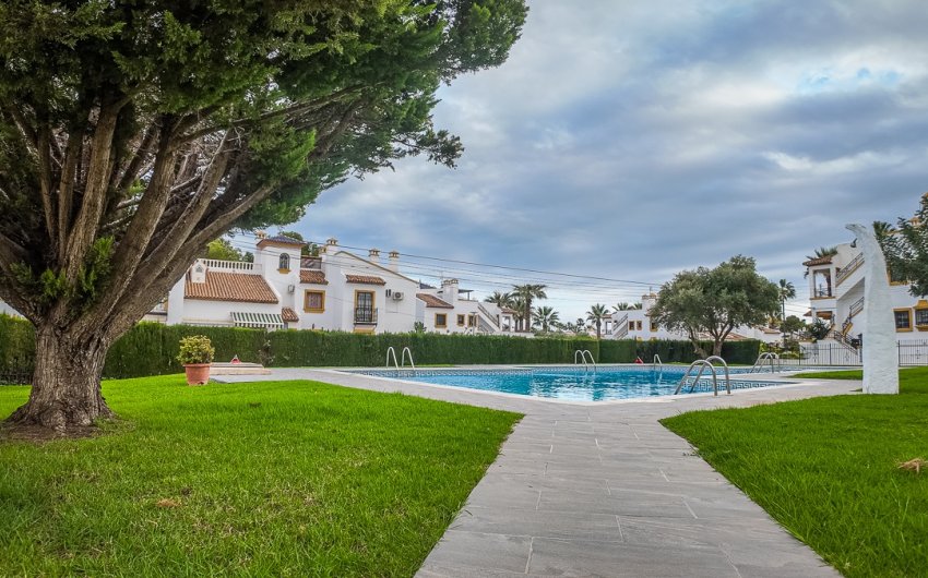 Reventa - Villa -
Orihuela Costa - Villamartín